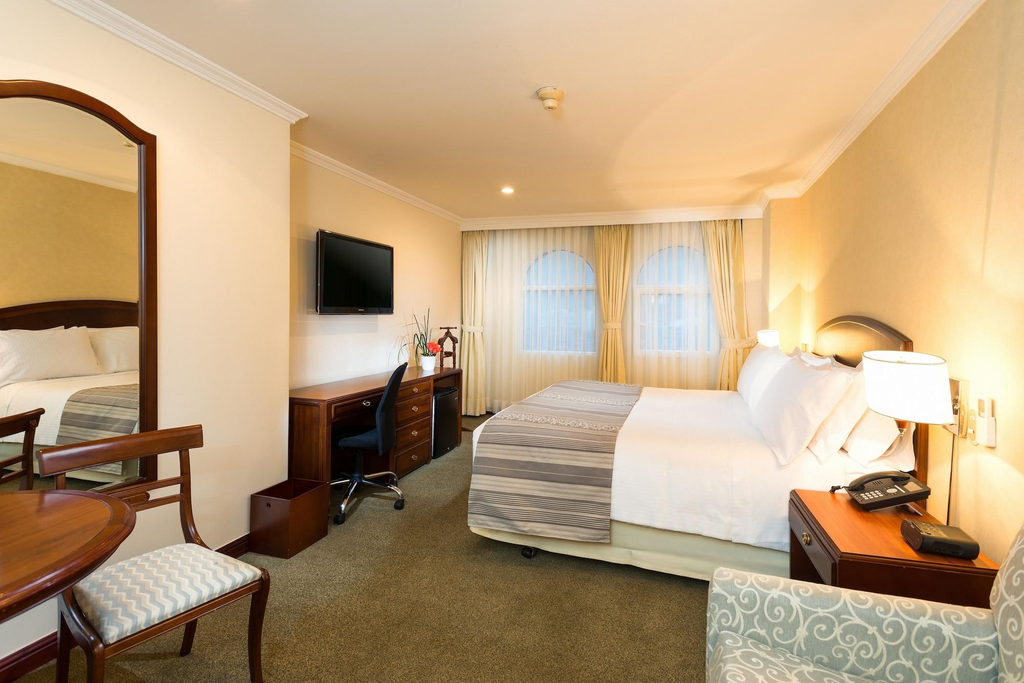 Hotel Dann Carlton Bogotá Exteriér fotografie A room at the hotel