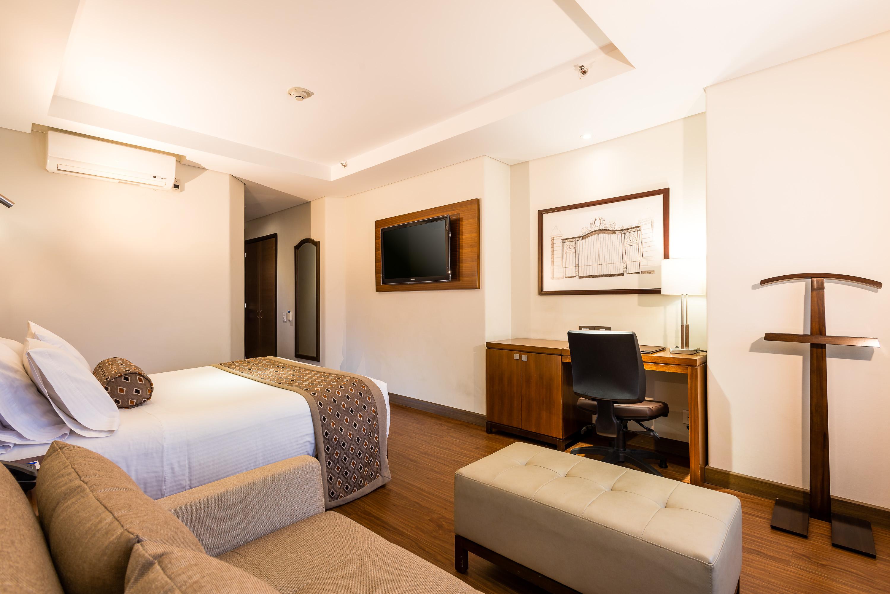 Hotel Dann Carlton Bogotá Exteriér fotografie A room at the hotel