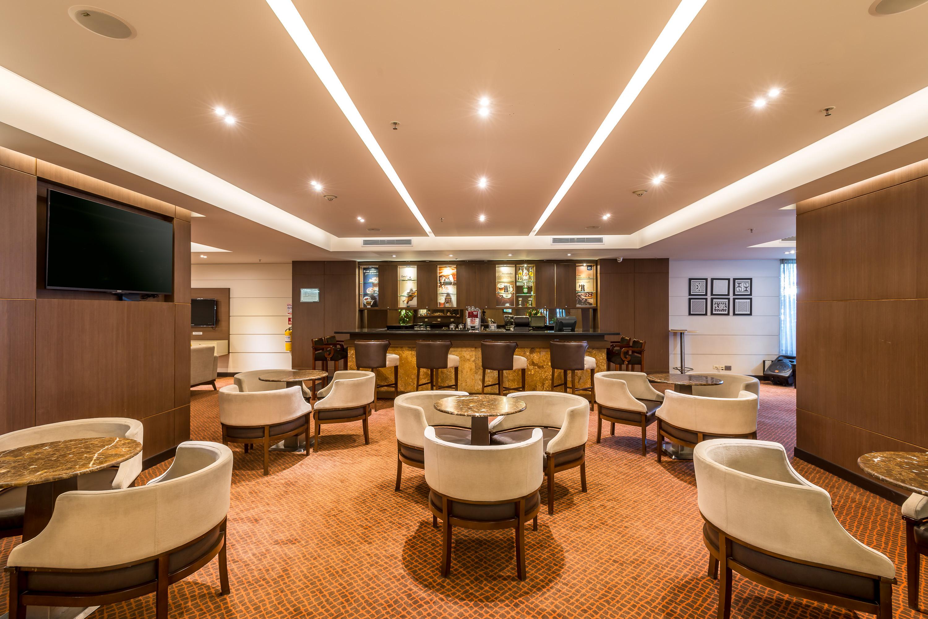 Hotel Dann Carlton Bogotá Exteriér fotografie The Royal Orchid Lounge at Suvarnabhumi Airport