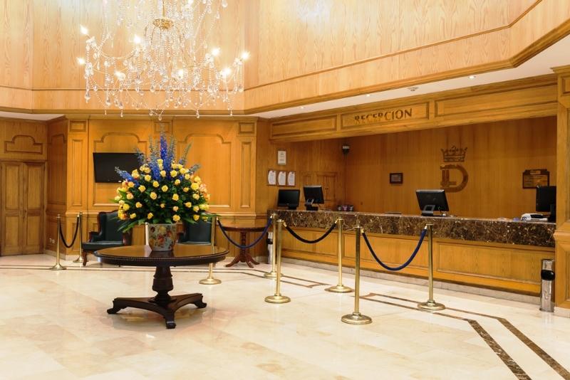Hotel Dann Carlton Bogotá Interiér fotografie Reception desk at the Royal Garden Hotel